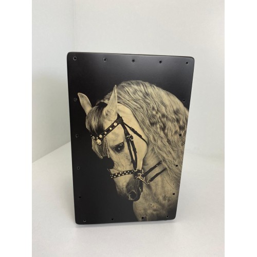 ▷ Cajón Flamenco Caballo Blanco Fondo Negro.